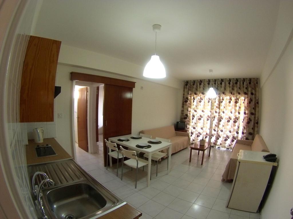Staycentral Larnaca Bilik gambar