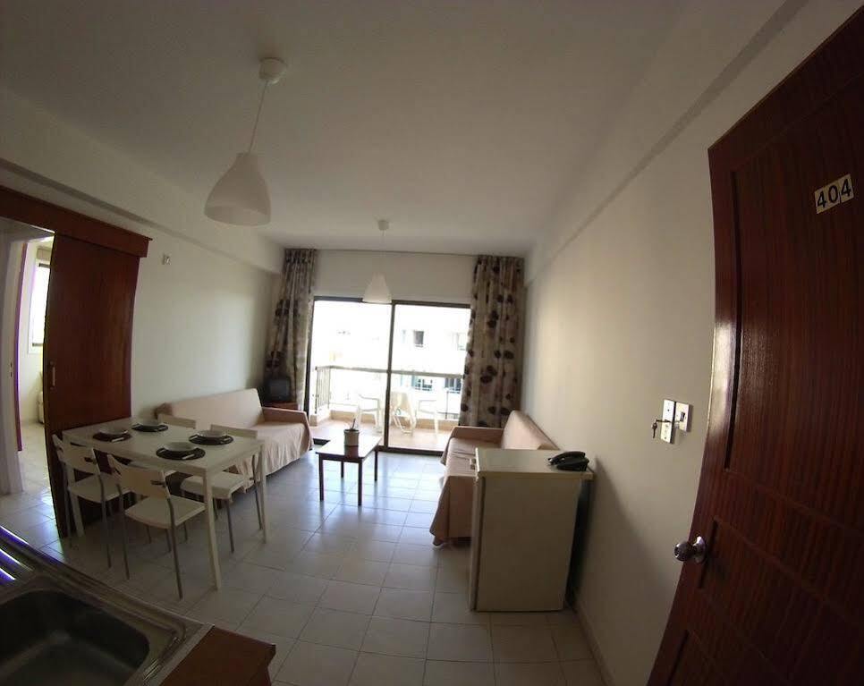 Staycentral Larnaca Luaran gambar